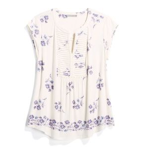 {Daniel Rainn} Split neck knit top